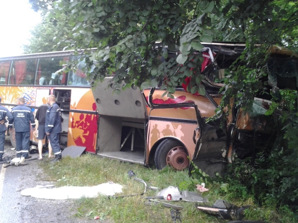 Туристичний автобус, який потрапив у ДТП на Волині, віз на відпочинок до Болгарії дітей з Білорусі (ФОТО ТА ВІДЕО)